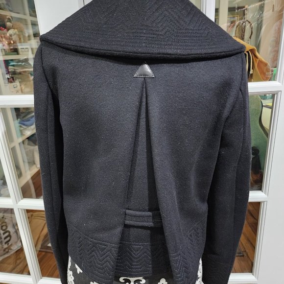 Alexander Mcqueen Cropped Italian Wool Peacoat - Picture 4 of 5